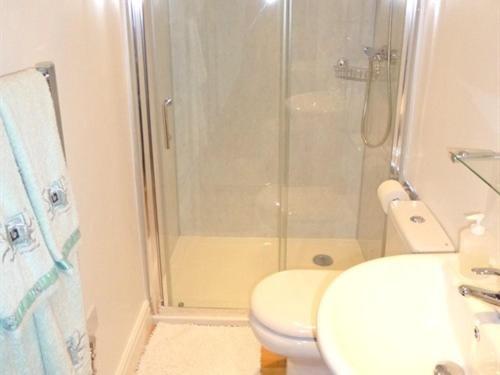 Twin Room with Private Bathroom